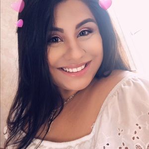 Meet your Posher, Dayana